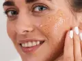 Peeling enzymatyczny: Jak stosować? Uniknij błędów, ciesz się cerą!